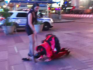 Sex Party mit einem männlichen Sklaven