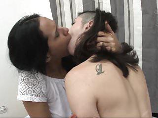 Diese beiden Lesben machen es sich gegenseitig