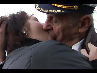 Wenn ein Schwanz im Mund ist