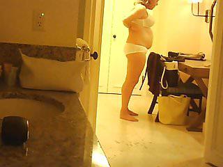 Versteckte Kamera filmt Milf beim Sex
