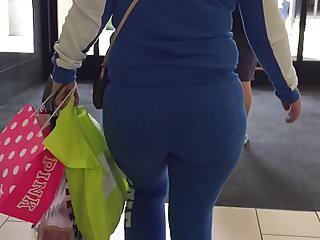 Geile Milf wird von Hinten gefickt