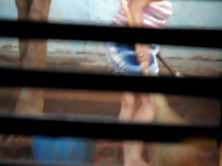 Heisse Blondine wird in den Arsch gefickt