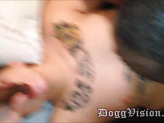 Tenny Schlampe sie leckt den Arsch des Freundes ihres Vater und wird beim Bumsen besamt