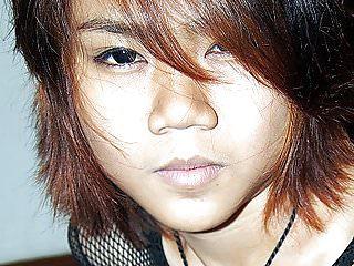 Asiatisches Girl startet mit kein moraility
