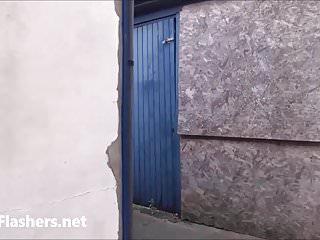 Blonde Milf atlantas im Freien - outdoor flashing