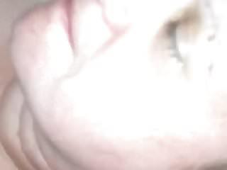 Sie hat Spass mit seinem Schwanz