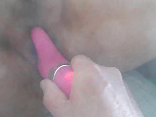 Ceri hat Spass an Mr Pink