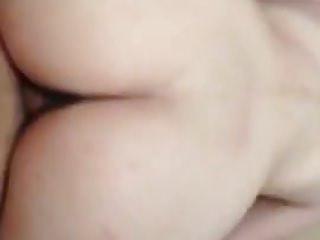 Blondes junges Luder am Strand gefickt