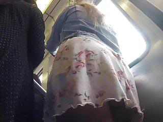 Nackte Frau heimlich beim Sex gefilmt