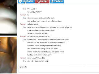 Milf knetet ihre Titten für mich