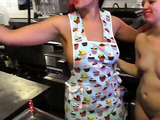 Lesbenteens Penny barber und alani pi haben grosse Titten