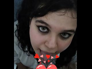 Amerikanische Schülerin Natasha lutscht meinen Schwanz nach dem anderen