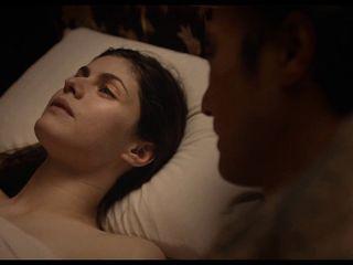 Teen Alexandra Wett in der hündchenstellung gefickt