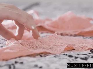 Sinnlicher Blowjob und Fick mit der geilen Lilly Klein