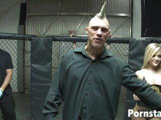 Sinnliches wrestlingfick zwischen Alexis Texas und Danny Mountain