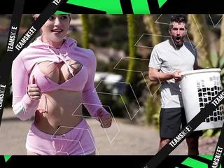 Milf Cory Chase verführt ihren Stiefsohn zum Sex