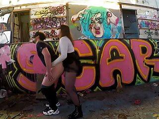 Girl wird am Pool von ihrem Freund gefickt