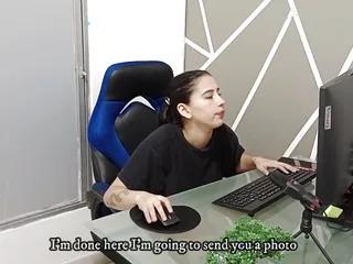 Das geile Girl will meinen Schwanz in sich spüren