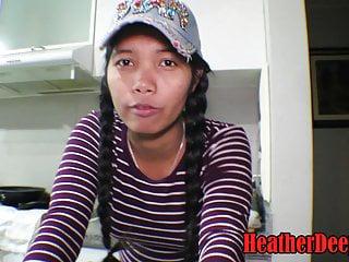 18 jährige Thai Krankenschwester Heather nimmt einen Schwanz tief in den Mund