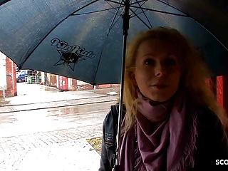 Deutsche Stiefmutter wird auf der straße aufgegabelt und gefickt