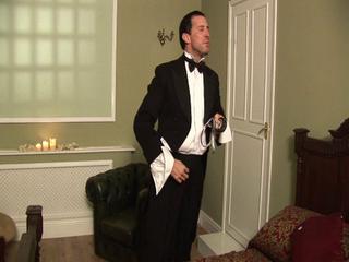 Kerl im Frack reißt Blondine auf - geiler BJ