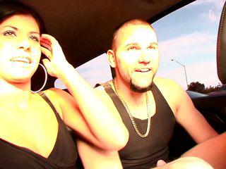 Amateur Teen Amateurin gibt sich vor der Kamera hin