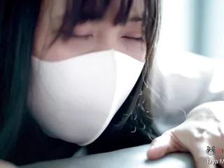 Japanerin mit großem Arsch verführt einen Schule