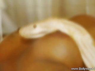 Indisches Babe mit dicken Titten beim blasen