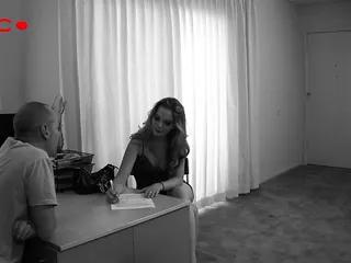 Blonde Teen Tera Knight schluckt viel Sperma